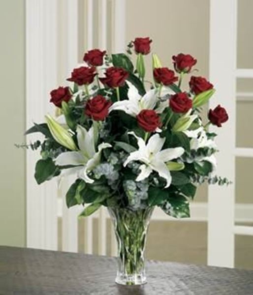 Picture of Impress Romance | Roses & Lillies in a Vase